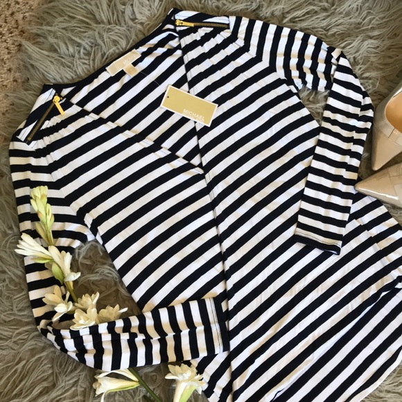 Michael Kors Tops - NWT Michael Kors Crossover Blouse